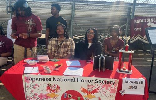 Japanese Honor Society members posing